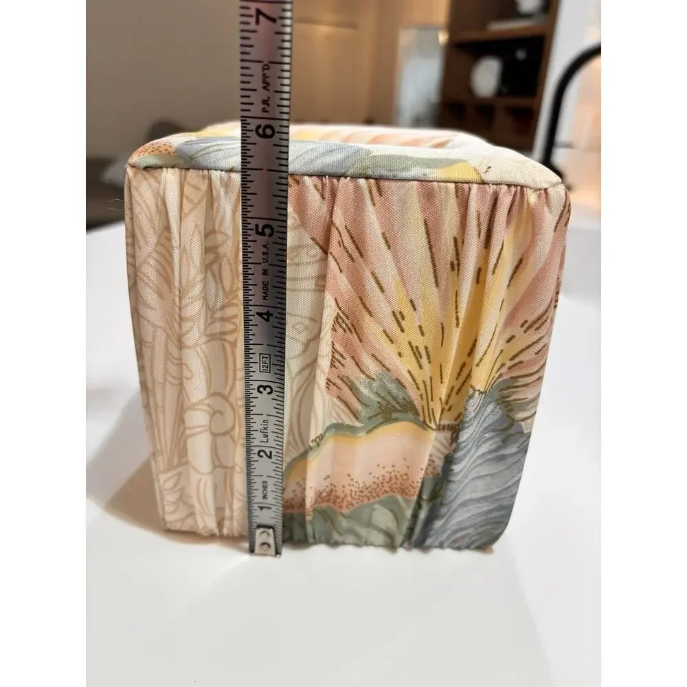 Vintage 90's classic style fabric material tissue square box cover peach floral